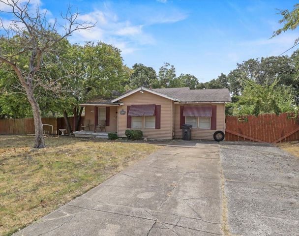 2640 Pioneer Street, Fort Worth, TX 76119