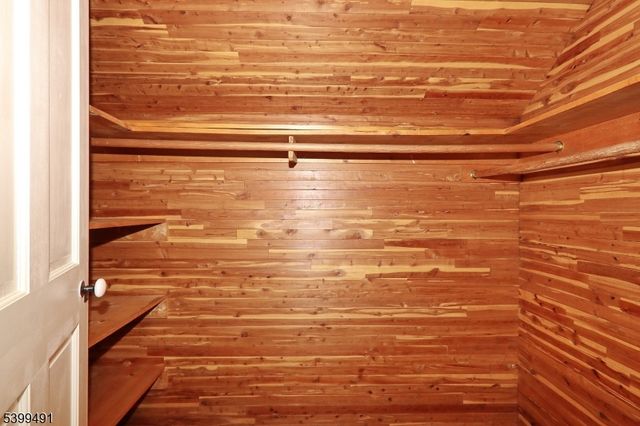 10 Red Maple Ln, Kenilworth Boro, NJ 07033