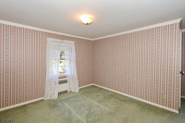 10 Red Maple Ln, Kenilworth Boro, NJ 07033