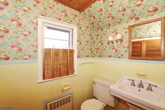 10 Red Maple Ln, Kenilworth Boro, NJ 07033