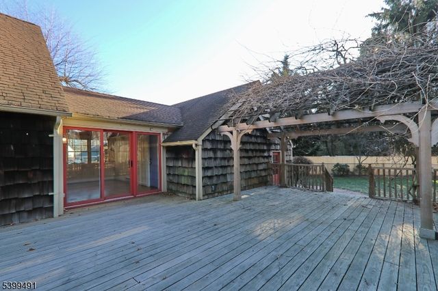 10 Red Maple Ln, Kenilworth Boro, NJ 07033