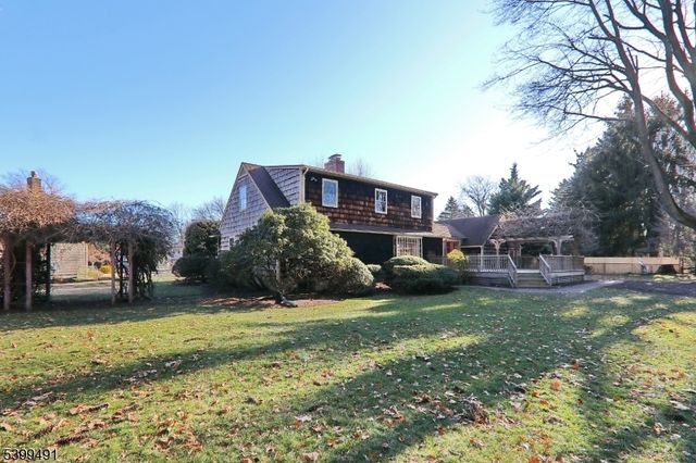 10 Red Maple Ln, Kenilworth Boro, NJ 07033