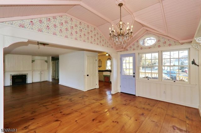 10 Red Maple Ln, Kenilworth Boro, NJ 07033