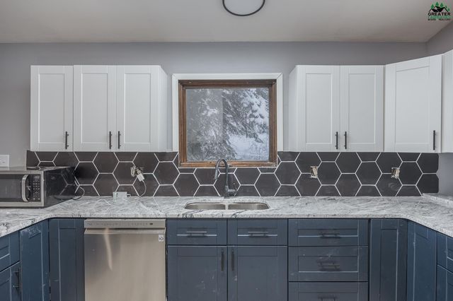 1382 SHUROS DRIVE, Fairbanks, AK 99709