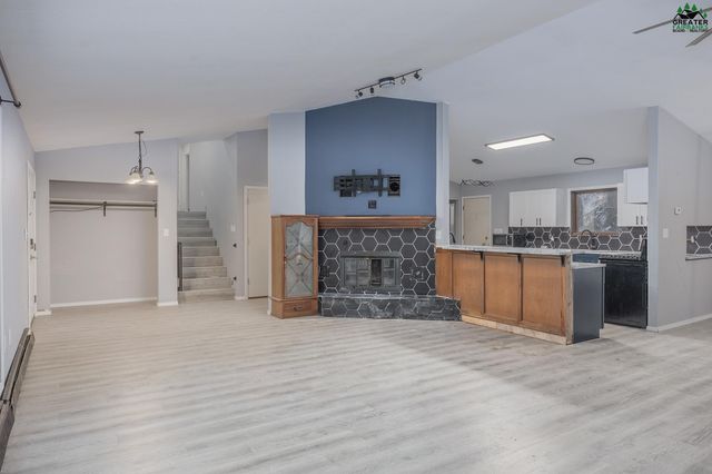 1382 SHUROS DRIVE, Fairbanks, AK 99709