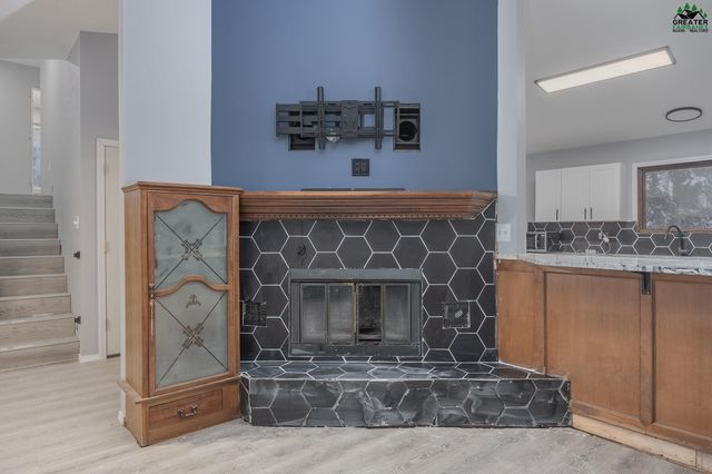 1382 SHUROS DRIVE, Fairbanks, AK 99709