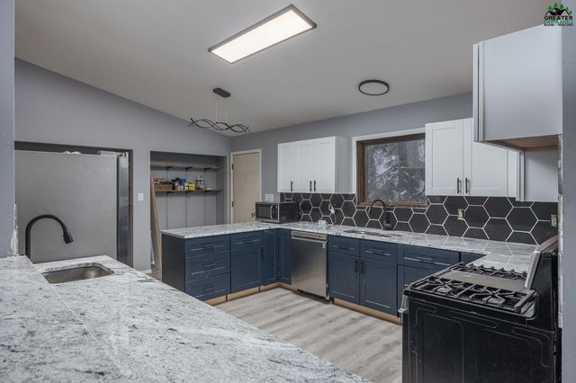 1382 SHUROS DRIVE, Fairbanks, AK 99709