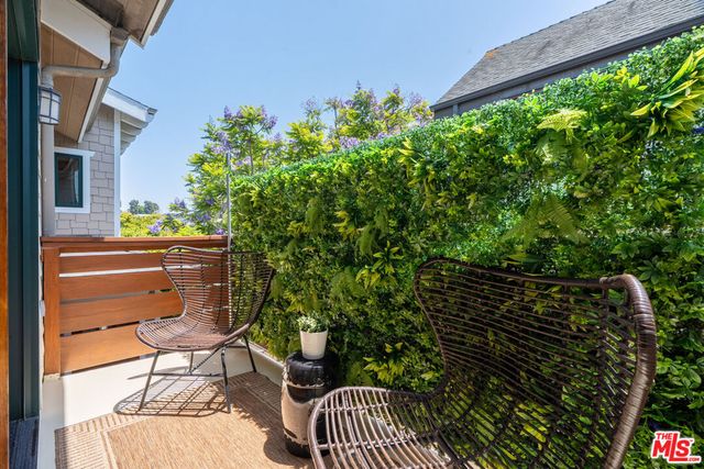 2411 4th Street 2, Santa Monica, CA 90405