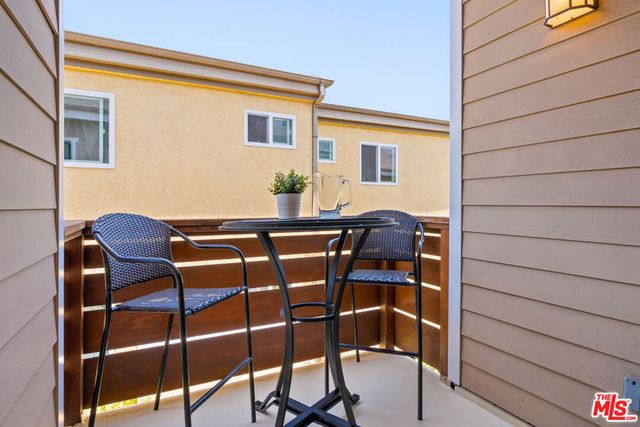 2411 4th Street 2, Santa Monica, CA 90405