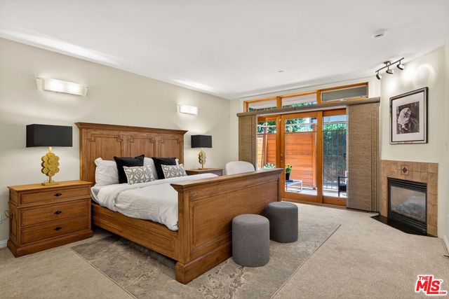 2411 4th Street 2, Santa Monica, CA 90405