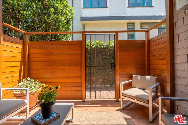 2411 4th Street 2, Santa Monica, CA 90405