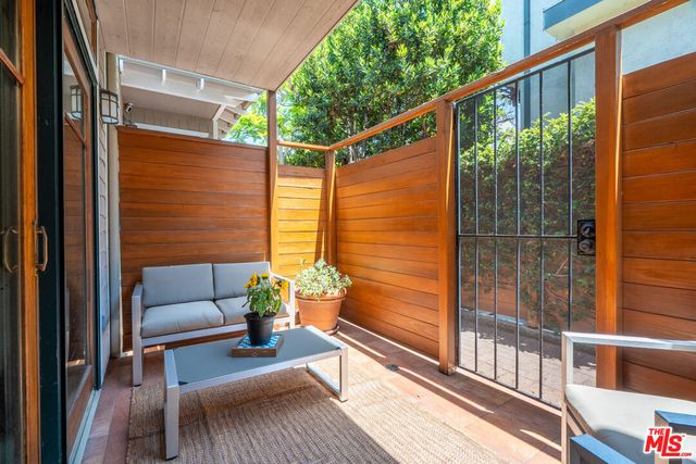 2411 4th Street 2, Santa Monica, CA 90405