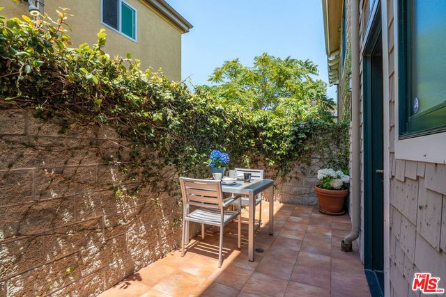 2411 4th Street 2, Santa Monica, CA 90405
