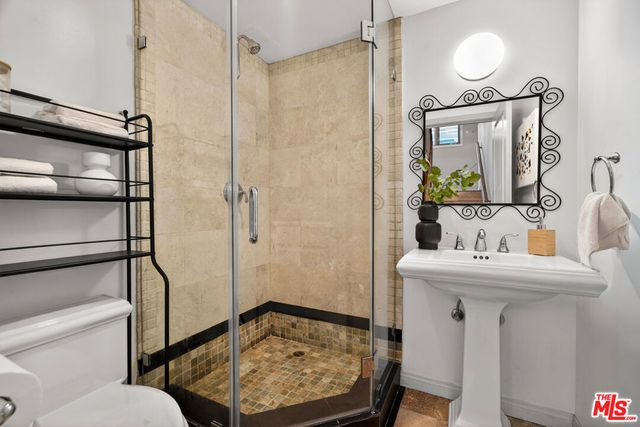 2411 4th Street 2, Santa Monica, CA 90405