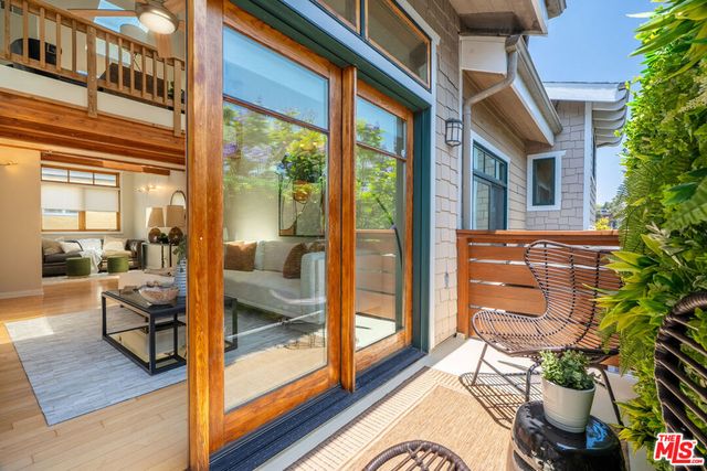 2411 4th Street 2, Santa Monica, CA 90405