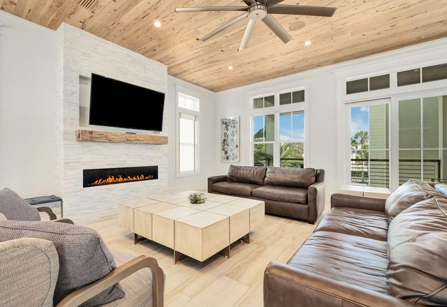 80 Hutchinson Street, Destin, FL 32541