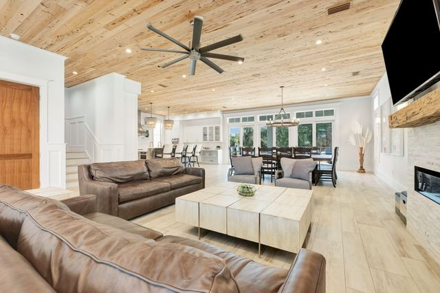 80 Hutchinson Street, Destin, FL 32541