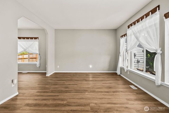 15802 123rd Avenue E, Puyallup, WA 98374