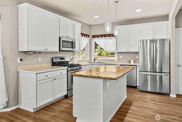 15802 123rd Avenue E, Puyallup, WA 98374
