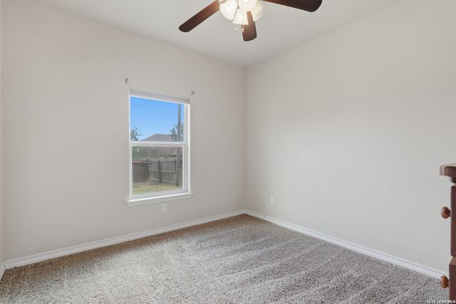 129 N 1ST ST, Floresville, TX 78114