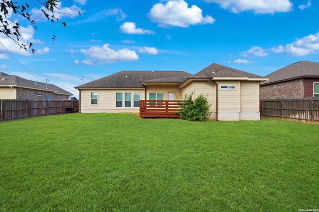 129 N 1ST ST, Floresville, TX 78114