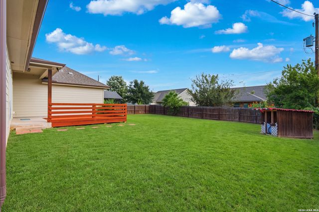 129 N 1ST ST, Floresville, TX 78114