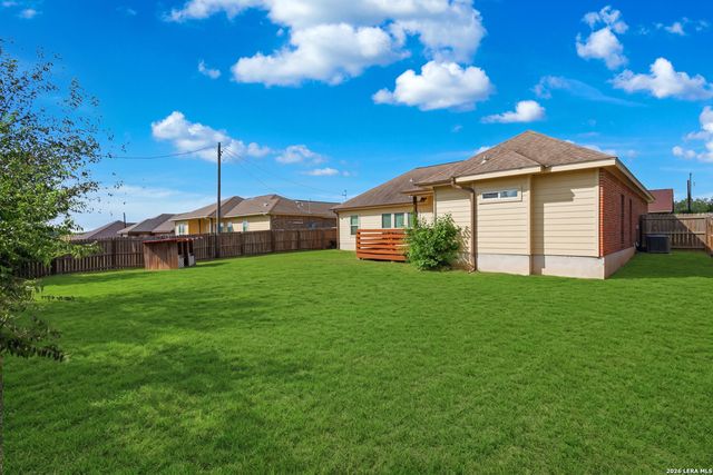 129 N 1ST ST, Floresville, TX 78114