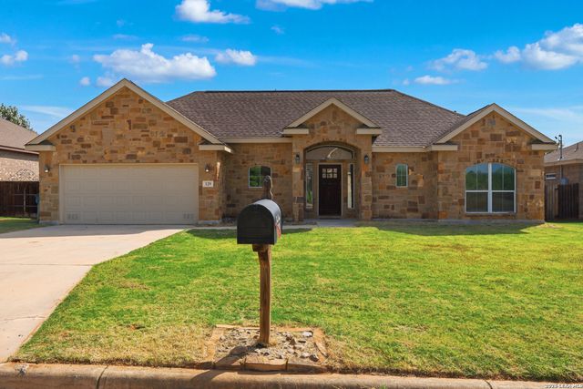 129 N 1ST ST, Floresville, TX 78114