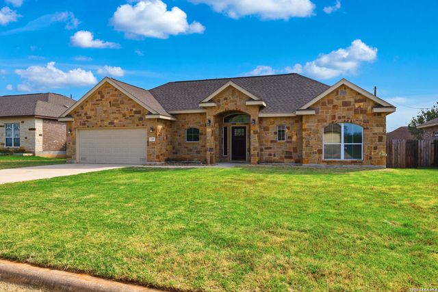 129 N 1ST ST, Floresville, TX 78114