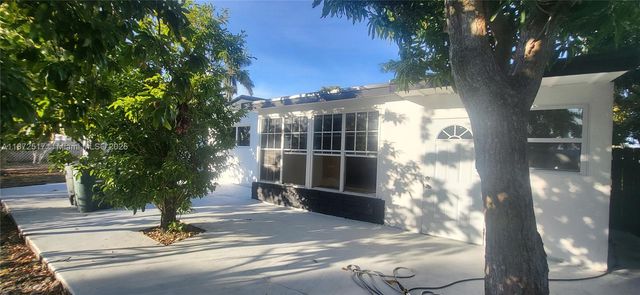 731 SW 3rd Ave, Hallandale Beach, FL 33009