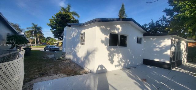 731 SW 3rd Ave, Hallandale Beach, FL 33009