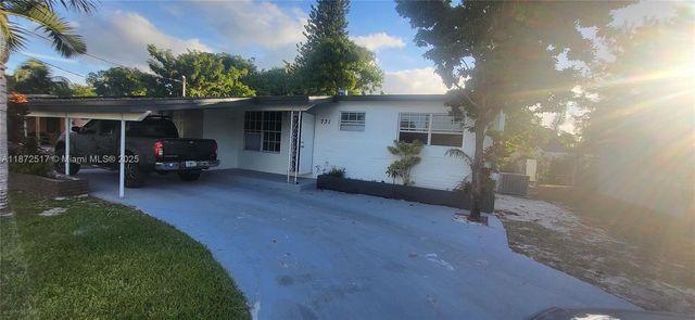 731 SW 3rd Ave, Hallandale Beach, FL 33009