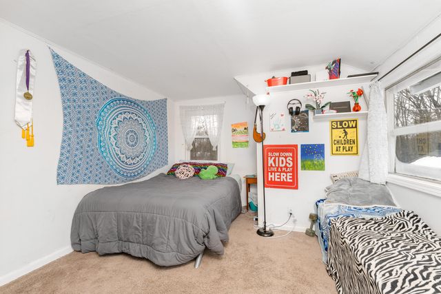 4240 Oakland Drive, Kalamazoo, MI 49008