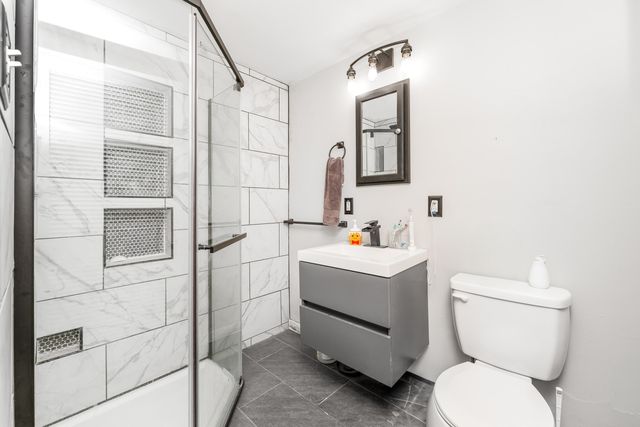 4240 Oakland Drive, Kalamazoo, MI 49008