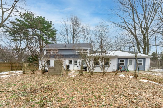 4240 Oakland Drive, Kalamazoo, MI 49008