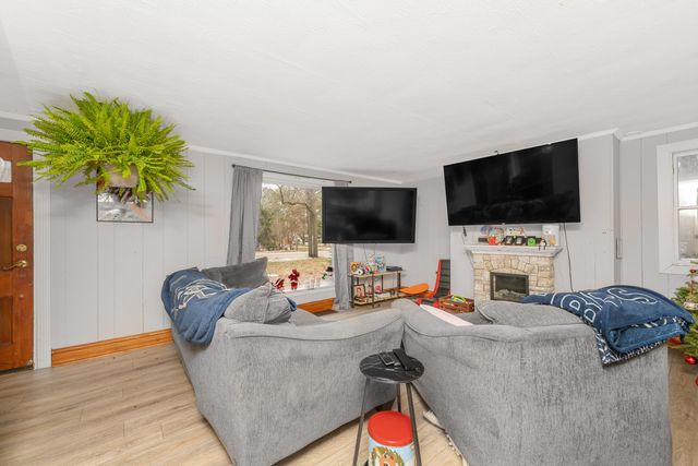 4240 Oakland Drive, Kalamazoo, MI 49008