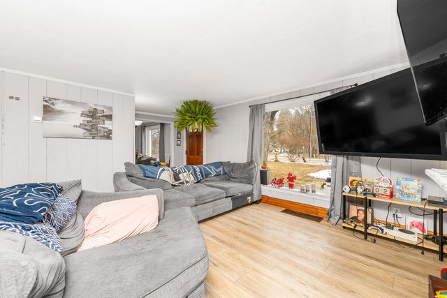 4240 Oakland Drive, Kalamazoo, MI 49008