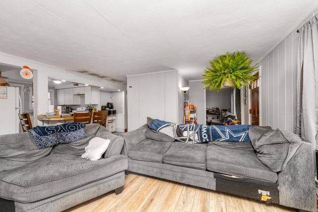 4240 Oakland Drive, Kalamazoo, MI 49008