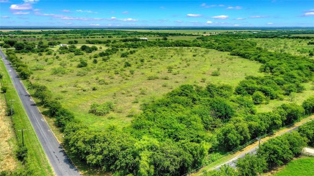 LOT 4, Lot 4-R2, 2.3 Acre Southmayd Road, Collinsville, TX 76273