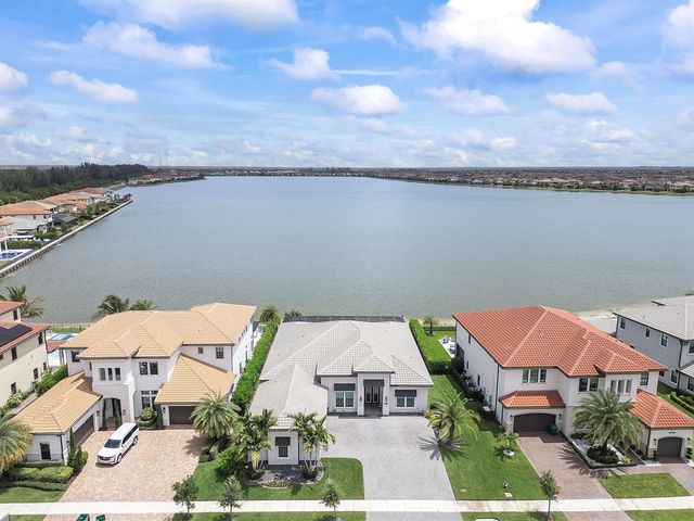 12755 S Parkland Bay Trail, Parkland, FL 33076