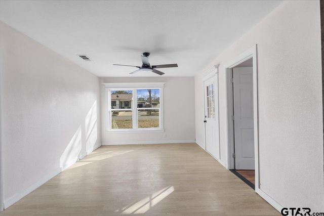 2907 Cushing Dr, Tyler, TX 75702