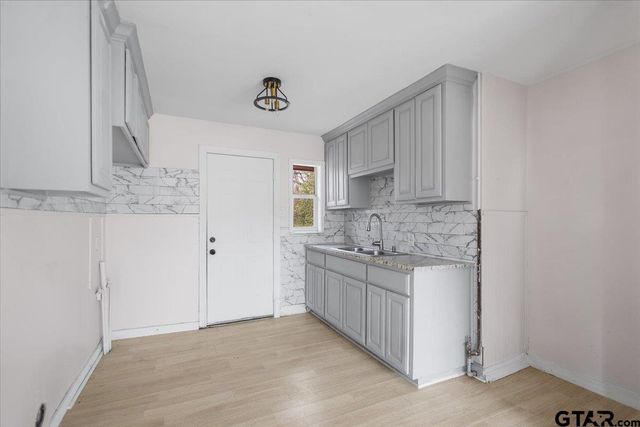 2907 Cushing Dr, Tyler, TX 75702