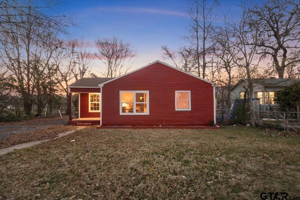 2907 Cushing Dr, Tyler, TX 75702