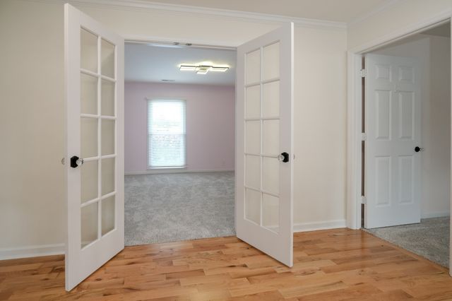 2104 Shannon Dr, Murfreesboro, TN 37129