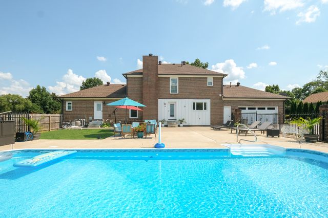 2104 Shannon Dr, Murfreesboro, TN 37129