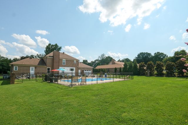 2104 Shannon Dr, Murfreesboro, TN 37129