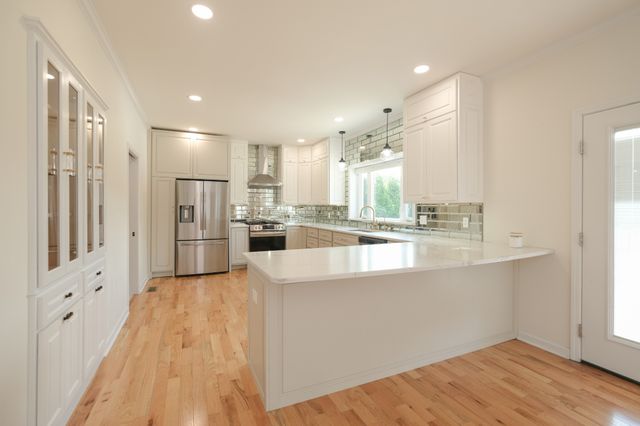 2104 Shannon Dr, Murfreesboro, TN 37129