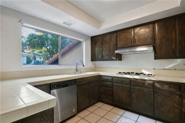 16568 Goldenrod Place, Encino, CA 91436