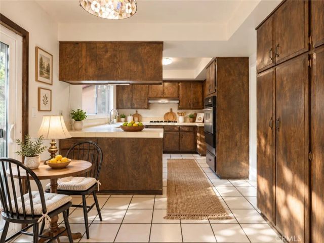 16568 Goldenrod Place, Encino, CA 91436