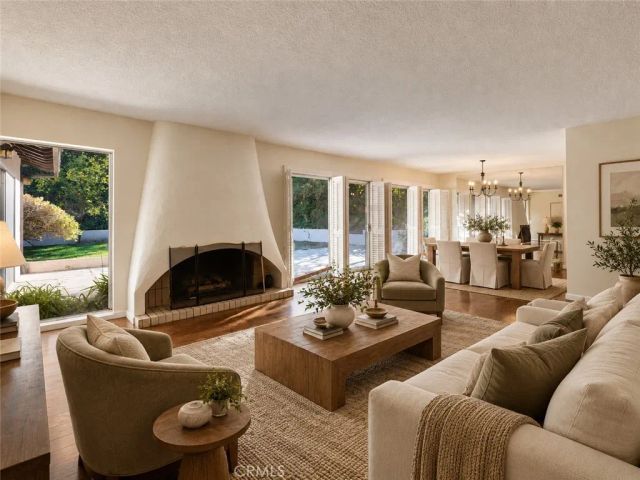 16568 Goldenrod Place, Encino, CA 91436